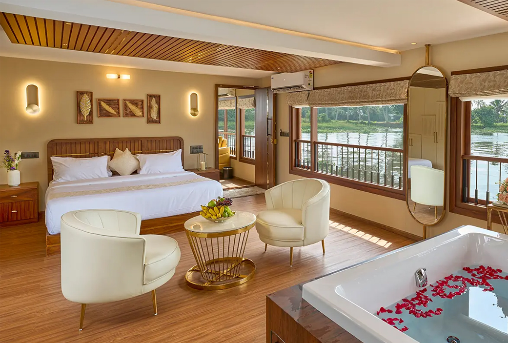 Luxury Houseboats in alappuzha